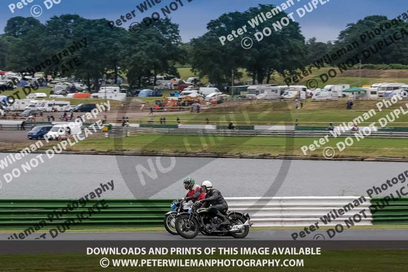 Vintage motorcycle club;eventdigitalimages;mallory park;mallory park trackday photographs;no limits trackdays;peter wileman photography;trackday digital images;trackday photos;vmcc festival 1000 bikes photographs